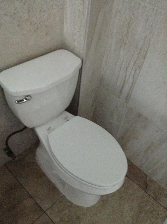 Los Faroles Hotel Uruapan (Michoacan) Δωμάτιο φωτογραφία