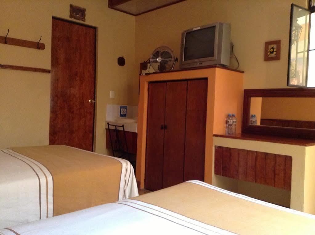 Los Faroles Hotel Uruapan (Michoacan) Εξωτερικό φωτογραφία